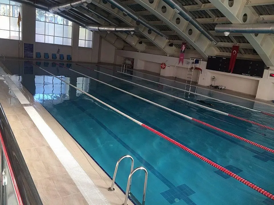 Akdeniz Üniversitesi Kapalı Yüzme Havuzu - Konyaaltı - Antalya - Fotoğraf 5