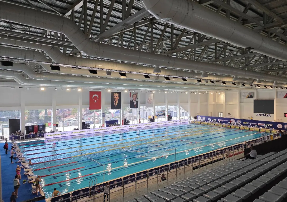 Antalya Olimpik Yüzme Havuzu