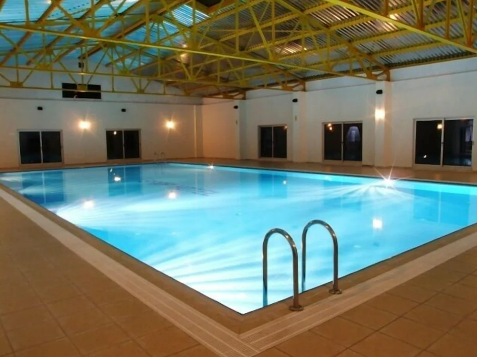 Kemalpaşa Sarp Hotel Havuzu