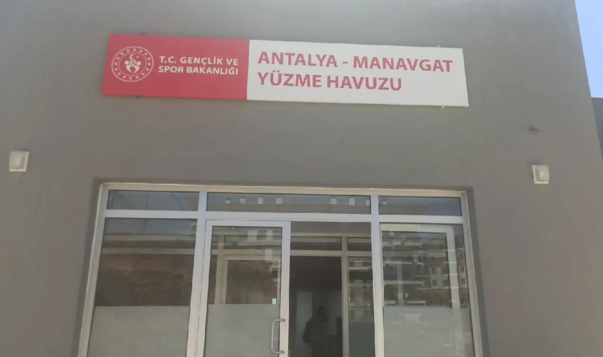 Manavgat Yarı Olimpik Yüzme Havuzu - Manavgat - Antalya - Fotoğraf 2