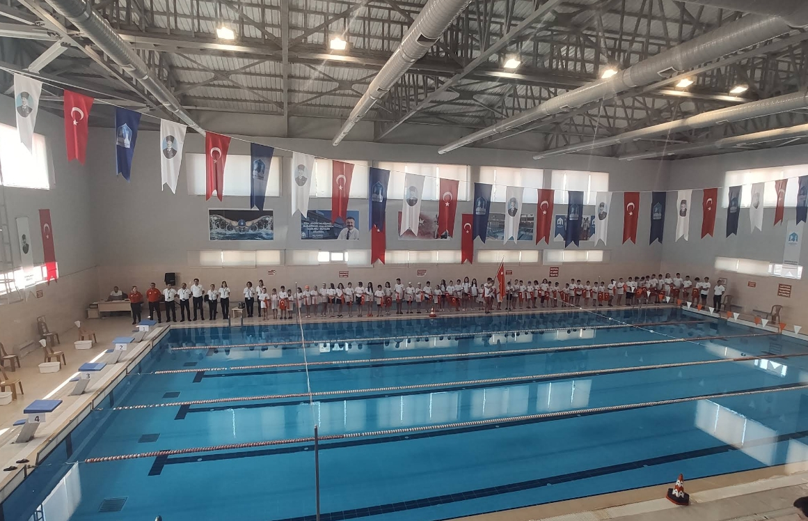 Merzifon Belediyesi Yarı Olimpik Yüzme Havuzu