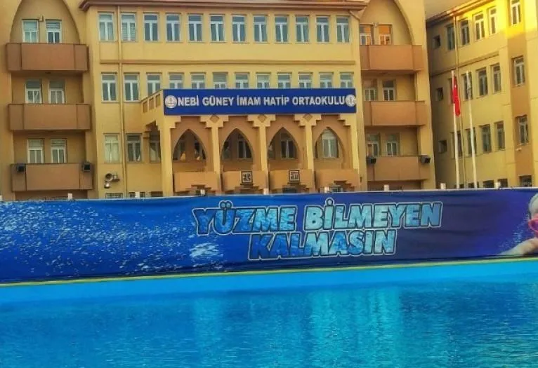 Nebi Güney Yüzme Havuzu