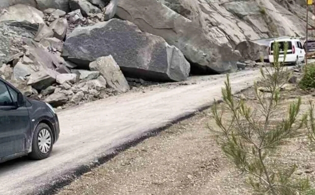 Ayancık Çamurca Yolunun Kapanması